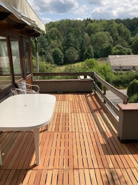 Villa Les Cinq Francais Nismes Esterno foto
